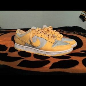 Nike dunk low “Citron Pulse” womens 11 (men’s 9.5)